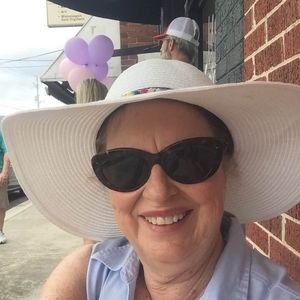 Meet your Posher, Carolyn